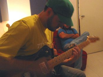 Guitarist Edu Tedeschi @ Fernanda Froes-Pruett’s recording sessions at Estudio Cayres - São Paulo, SP, Brazil - Copyright © 2018 Double Feather Productions. All rights reserved.