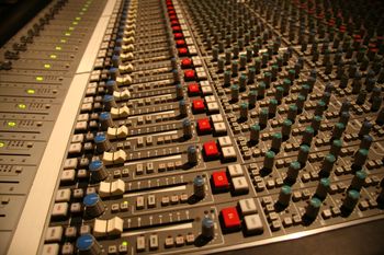 Fernanda Froes-Pruett’s recording sessions with Bocato at Estudios MEGA - São Paulo, SP, Brazil - Copyright © 2018 Double Feather Productions. All rights reserved.