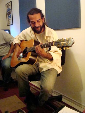 Guitarist Fernando Caneca @ Fernanda Froes-Pruett’s recording sessions at Estudio Cayres - São Paulo, SP, Brazil - Copyright © 2018 Double Feather Productions. All rights reserved.