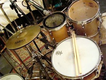 Drummer Gustavo Filipovich’s setup @ Fernanda Froes-Pruett’s recording sessions at Estudio Cayres - São Paulo, SP, Brazil - Copyright © 2018 Double Feather Productions. All rights reserved.