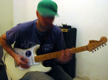 Guitarist Edu Tedeschi @ Fernanda Froes-Pruett’s recording sessions at Estudio Cayres - São Paulo, SP, Brazil - Copyright © 2018 Double Feather Productions. All rights reserved.