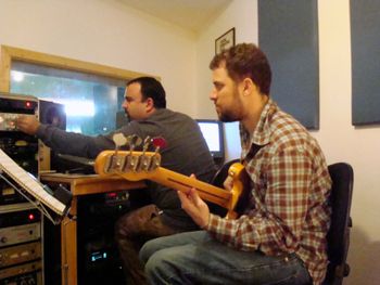 Bassist Dudinha Lima & Edu Cayres @ Fernanda Froes-Pruett’s recording sessions at Estudio Cayres - São Paulo, SP, Brazil - Copyright © 2018 Double Feather Productions. All rights reserved.