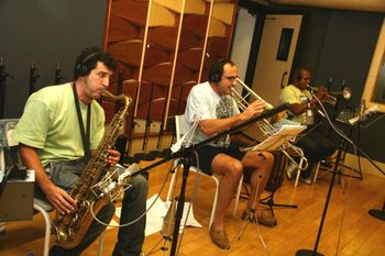 Fernanda Froes-Pruett’s recording sessions with Bocato at Estudios MEGA - São Paulo, SP, Brazil - Copyright © 2018 Double Feather Productions. All rights reserved.