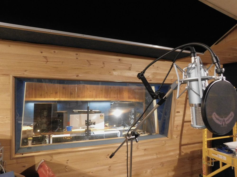 ... POWERHOUSE MIC WE USE TO CAPTURE MY VOCALS