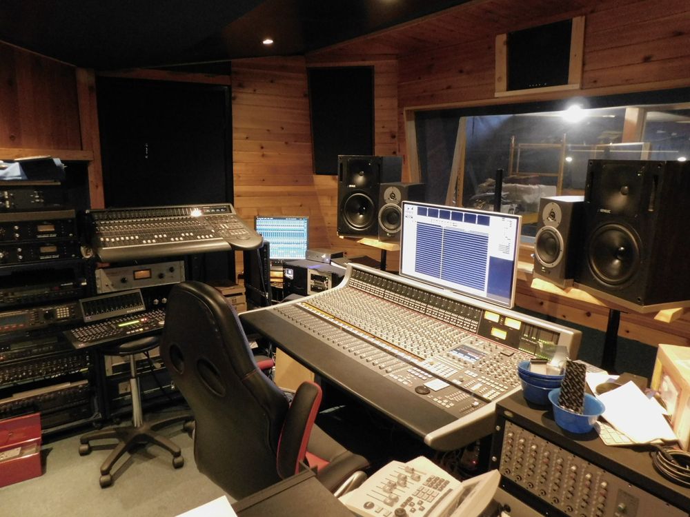 24 X 2 DUAL CARRIAGE 48 CHANNEL ANALOG SSL OXFORD MIXING DESK