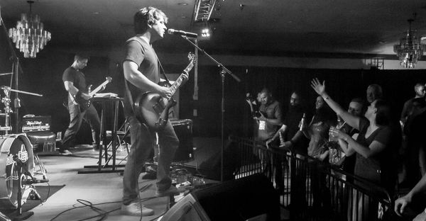 Iz'Em opening for Trapt at the 5 South Center in Callaway MD Photo by Mike Batson