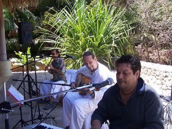 live event for carlos slim in chacalilla march 2009, with dany (piano), nery(flute, percussion), oskar christian (guitar)