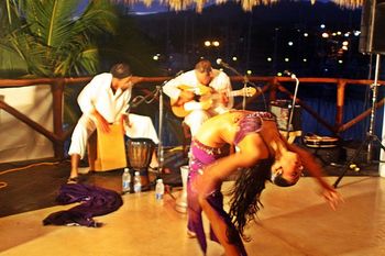 SPECTACULAR CON ROSALBA (DANCER), OSKAR CHRISTIAN (GUITAR), BERNA (PERCUSSION) SEASON 2012 IN LA CRUZ DE HUANACAXTLE