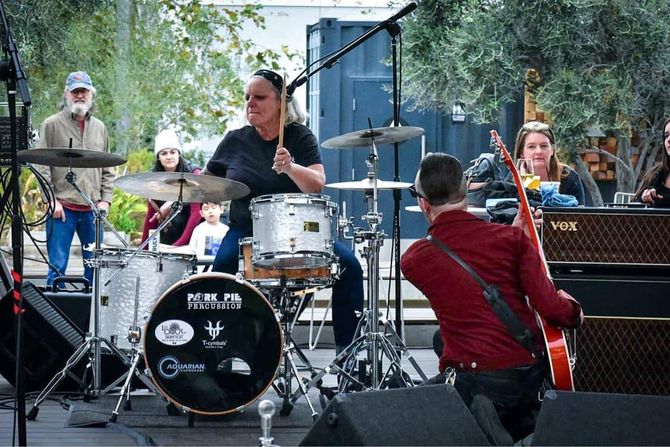 Bonneville 7 band, Becky Russell, Bryan Kelly, Hanger 24 Orange County