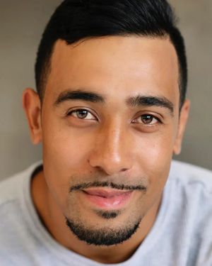 Moses MacKay (backing vocals and arrangements) Moses is one of New Zealand’s best-known entertainers, being a member of the blockbusting operatic trio Sol3 Mio. Moses’ musical skills were developed through the NZ Youth Choir, the NZ Opera and international operatic study. He supported himself in the early days playing live in Auckland bars and venues. Moses performed backing vocals and arranged instrumentation for one of the songs on the new Soul Pāua album, and is a collaborator on live performances where his schedule allows. Moses lives in Auckland.