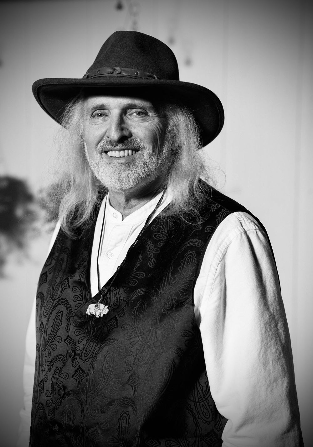 Dr Dreamwalker (Richard Schulman): Vocals, Guitars, Songwriting
