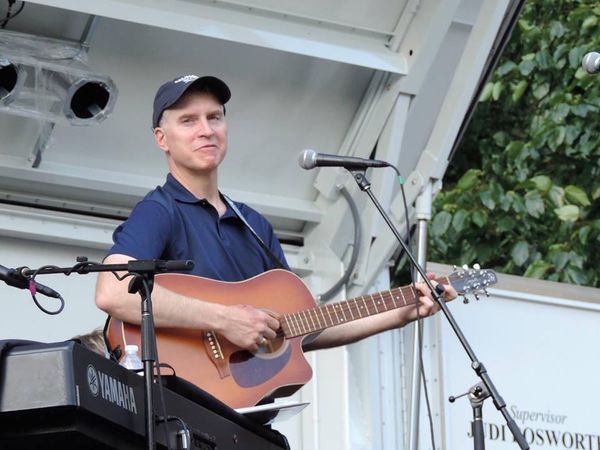 Drew Velting singer-songwriter