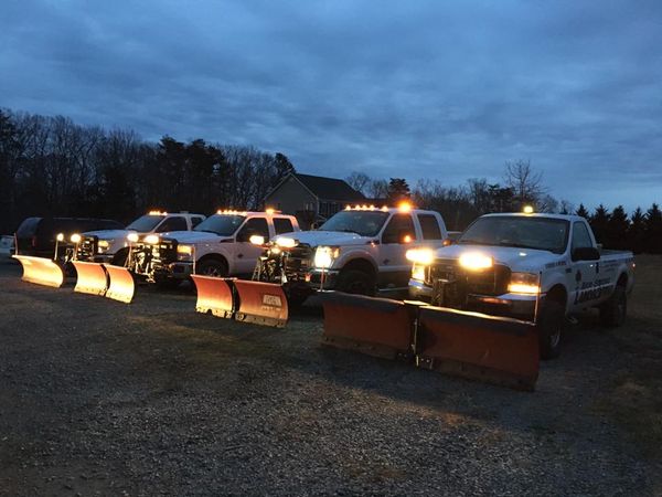 We have the equipment and knowledge to make your snow removal easy.