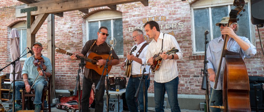 Brewsters Beer Garden 8.29.2021 with Eric Rodgers on mandolin - photo credits: Natasha Burke