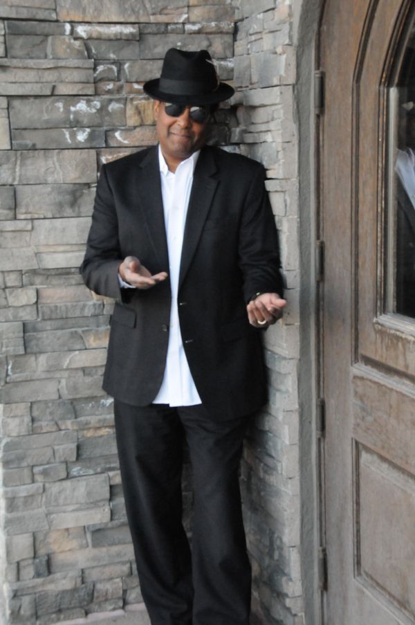 I'VE GOT THE GROOVES, THE FUNK AND THE R&B FOR YA!! LET'S GET IT!