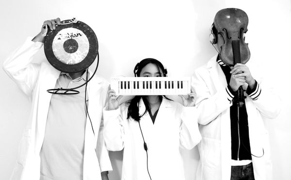 Wu Liao (adj.): A state of mind that promotes activities brought on by complete boredom.
Wu Liao are three people and three machines transformed to provide auditory sonic bliss.