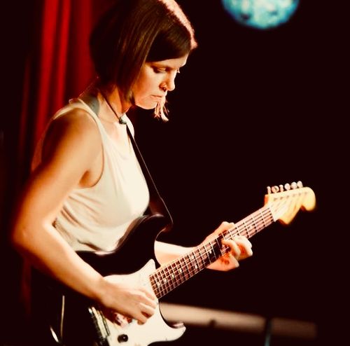 Erin Hobson: Guitar, Ukulele