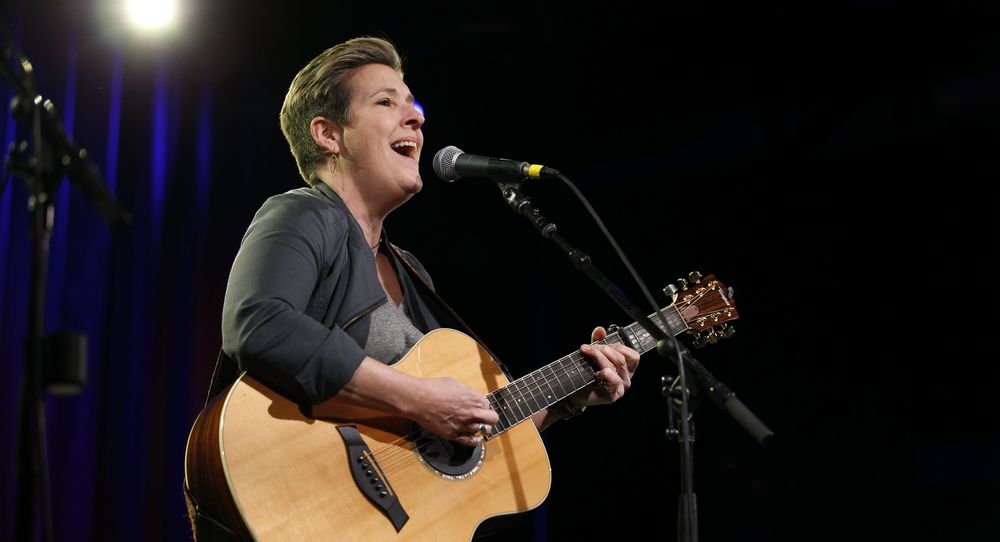 Opening for the Indigo Girls at Piedmont Hall, Greensboro, NC, 2020. Photo by Lynn Hey