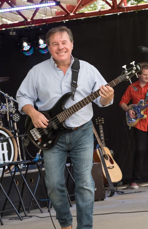 FRANK SUTTON | VOCALS & BASS GUITAR
