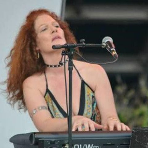 June Thomas (keyboards, vocals)