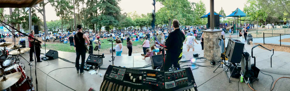 Phil 'n The Blanks Rockin' 1000+ Fans in San Carlos!
