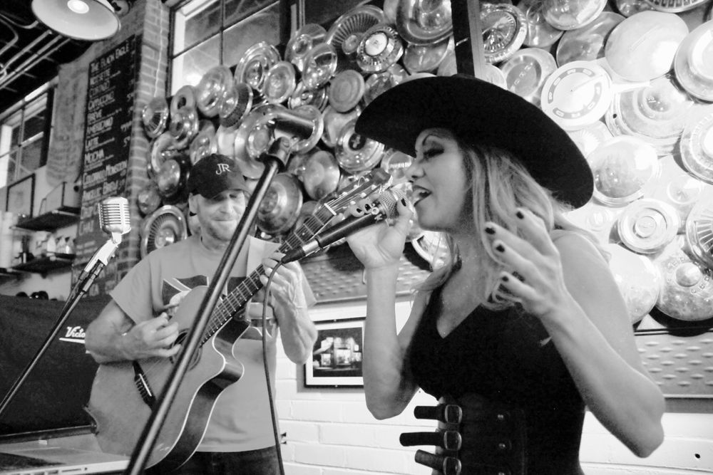 Unique Cortez, Unique The Singer