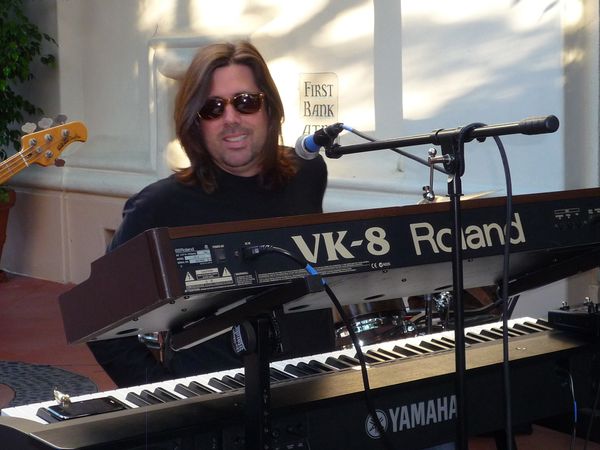 Photo: Karen Kowalski
Live Culture Patio, Santa Barbara CA