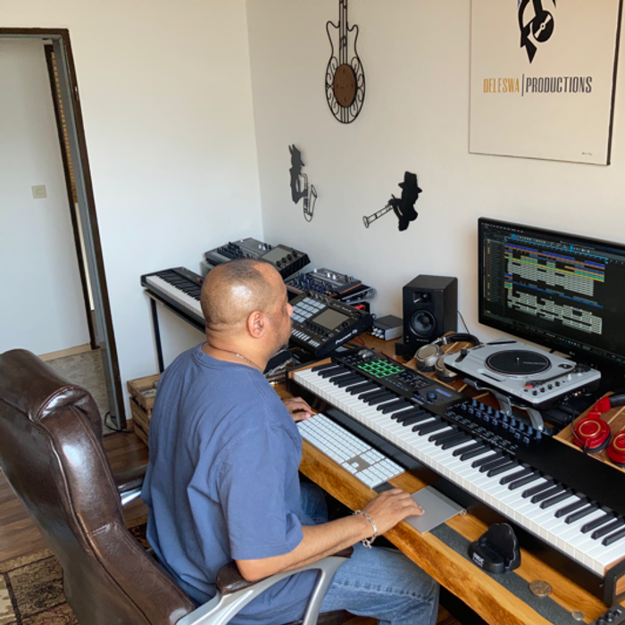 Deleswa working on a music project in PreSonus Studio One 4 Professional
