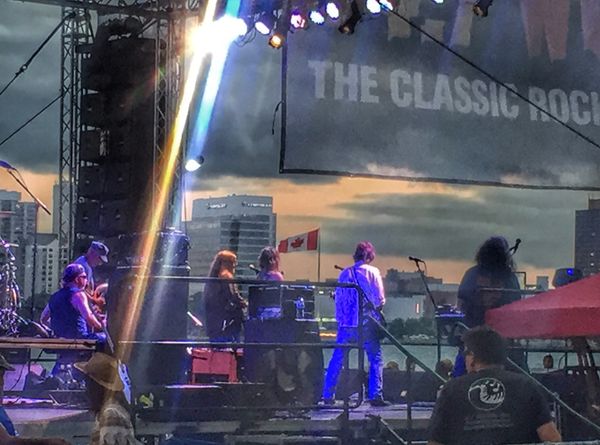 Wisteria opening for Everclear !!! Shout out to Everclear who were so kind to us and made this an incredible night to remember!!!