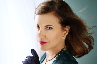 Cabaret Jazz Singer, Juliet Varnedoe