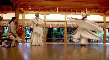 Our performance is beautiful I think, me Shizuno and Chiakkari. We enjoy very much this 10 minutes of contributing to the ceremony.