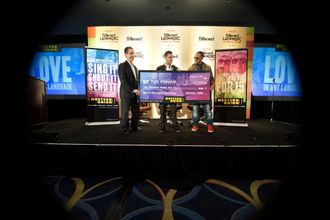 Premio otorgado por Daddy Yankee y Western Union (Conferencia Billboard Latin Music)