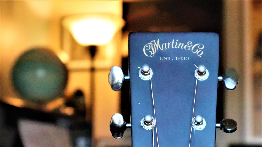 Martin D-18
