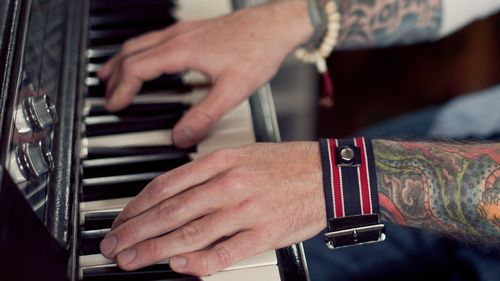 piano technique, piano chords, lead piano, rhythm piano, jazz piano, soloing, tone, arpeggios, jazz chords, piano voicing, piano styles, organ, Wurlitzer, Rhodes, left hand bass