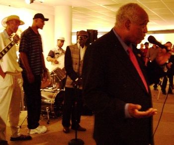 DannyDavisLarry2009_8 Playing for Congressman Danny Davis at Murphy Hill Gallery, 3333 W. Arthington, 2009