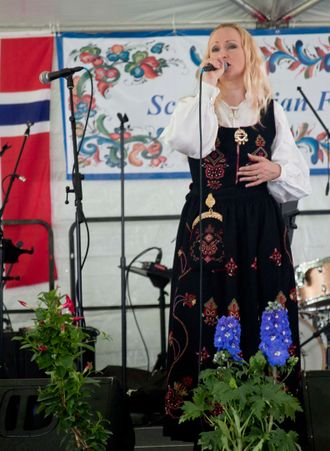 Ann-Marita Performing Live at the Scandinavian Festival of Southern California 2019. Photo by Bente Bjoerdal.