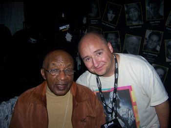 What a honor to have had the opportunity to meet and visit with Mr. Ed Thigpen. Master Brush Player. What a gentle giant!