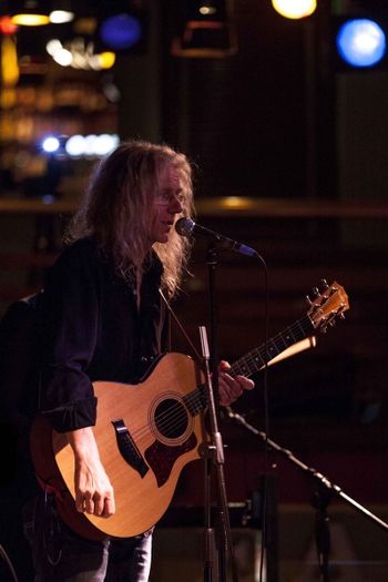 Steve introducing at The Jam House 7LR Whalebone playing at The Jam House in Birmingham as part of the Rich McMahon tribute evening which raised money for the SIFA Fireside charity. Thanks to Paul Martin for the great pic!