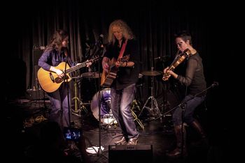 Whalebone at The Jam House 16LR Whalebone playing at The Jam House in Birmingham as part of the Rich McMahon tribute evening which raised money for the SIFA Fireside charity. Thanks to Paul Martin for the great pic!