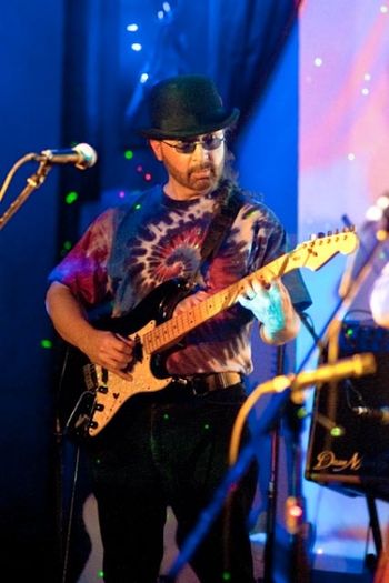 Billy Carl Mancini with Bird Mancini at Cirque de Musicale! @ The Magic Room 1/29/11. -photo by Lynne Fallo