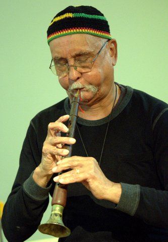 DSC_0062-Bill_3 Performing with the Untempered Ensemble at The Commons in Brooklyn, December 2014 © R.I. Sutherland-Cohen / www.jazzexpressions.org