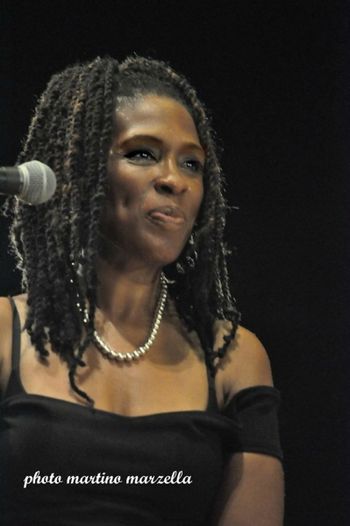 close_up_on_stage_w_jazz_symphony_1 Singing with Magna Grecia Orchestra in Taranto, Italy 2015 (Photo Credit: Martino Marzella)
