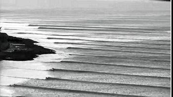 it also looked pretty impressive when the swell pumped too!! in '66 we didn't even bother surfing further around the point..it was good enough just on the inside......