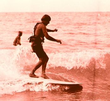 meanwhile out at Waipu...we have the '68 Northland Champs underway...... Northern Advocate photo....unknown....unless you can recognise him?........i thought it might be Auckland boy Tony Reid...not sure!!