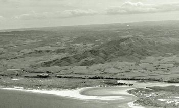 Ruakaka 1947...interesting looking rivermouth then!! Hardly a house to be seen!!.......Ruakaka in the middle of the Bream Bay bite....home to a new surfclub in the 60s