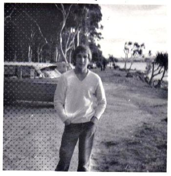 and the lovable Mr. Billy Player ....Noosa National Park...winter of '68 you could just park where-ever you wanted to then...on the grass ..didn't matter!!...awesome days!!