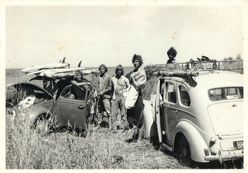 Ross Mallet...Dave Webb..Billy Philpott...Bert Johnson...Dennis McCartian..... a typical surf scene in the early 70s...even a fishing rod on the roof!!