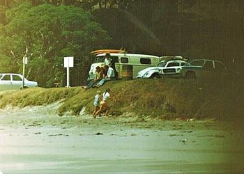 and what do we have here at Sandy Bay.....although Lozza thinks it Shippies.... ...na ...dont think so 'Loz' (Laurie)....but check this out...Holdens and Vdubs again...Ha!!