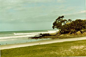 in fact here's the classic point bank breaking in '74 was a real screamer of a wave when the banks were good..a good 200m barrel............