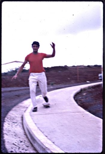 im'e glad im'e not the only one who came a cropper......... The great mystro himself......Tui.......waving to everyone as he's about to hit the dirt (...or concrete )....ah ..those were the days!!!
